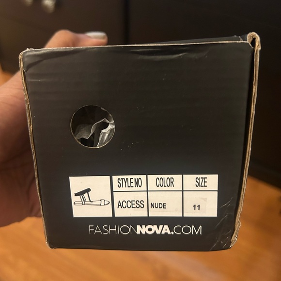 Nude Breaking The Link Flat Sandals with Gold Chain Ankle Straps. New Size 10 - Picture 5 of 6